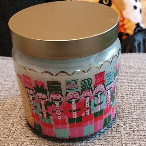 Packed Party Santa's Workshop Scented Candle - Picture 1 of 5